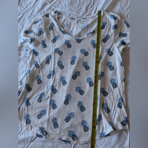 Women’s white tee w/ pineapples Size XL - Picture 8 of 10